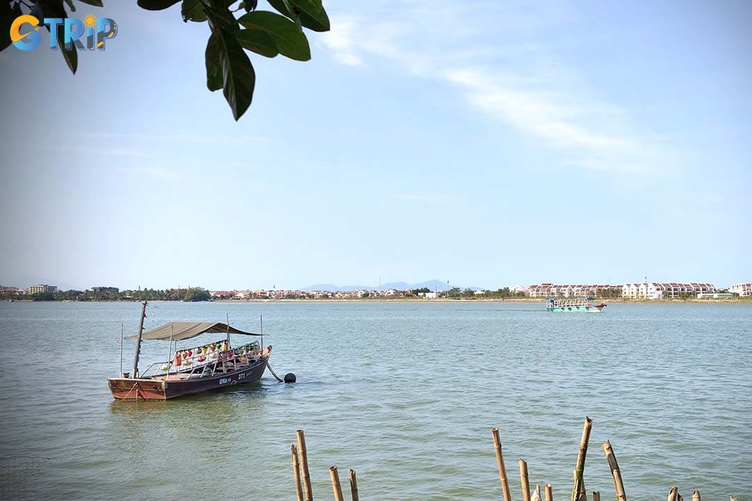 The Cam Nam Island is worth visiting in about 2 - 4 hours